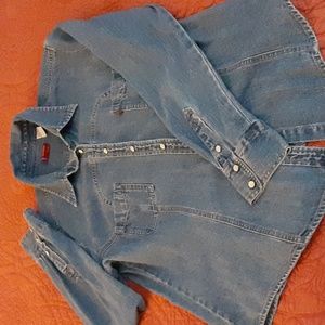 LEVI'S Denim long sleeve shirt.